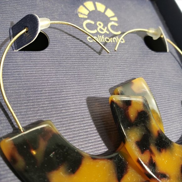 C&C 14k Gold Earrings - Picture 3 of 6